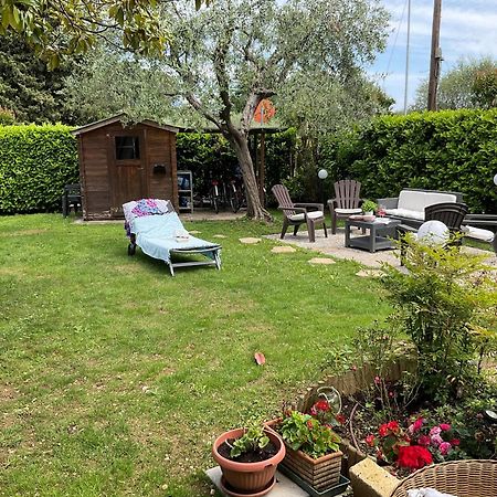 Villa Indipendente A Pochi Passi Dal Lago San Felice del Benaco Luaran gambar