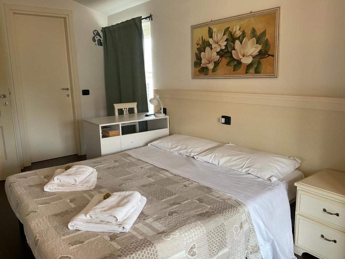 Villa Indipendente A Pochi Passi Dal Lago San Felice del Benaco Luaran gambar