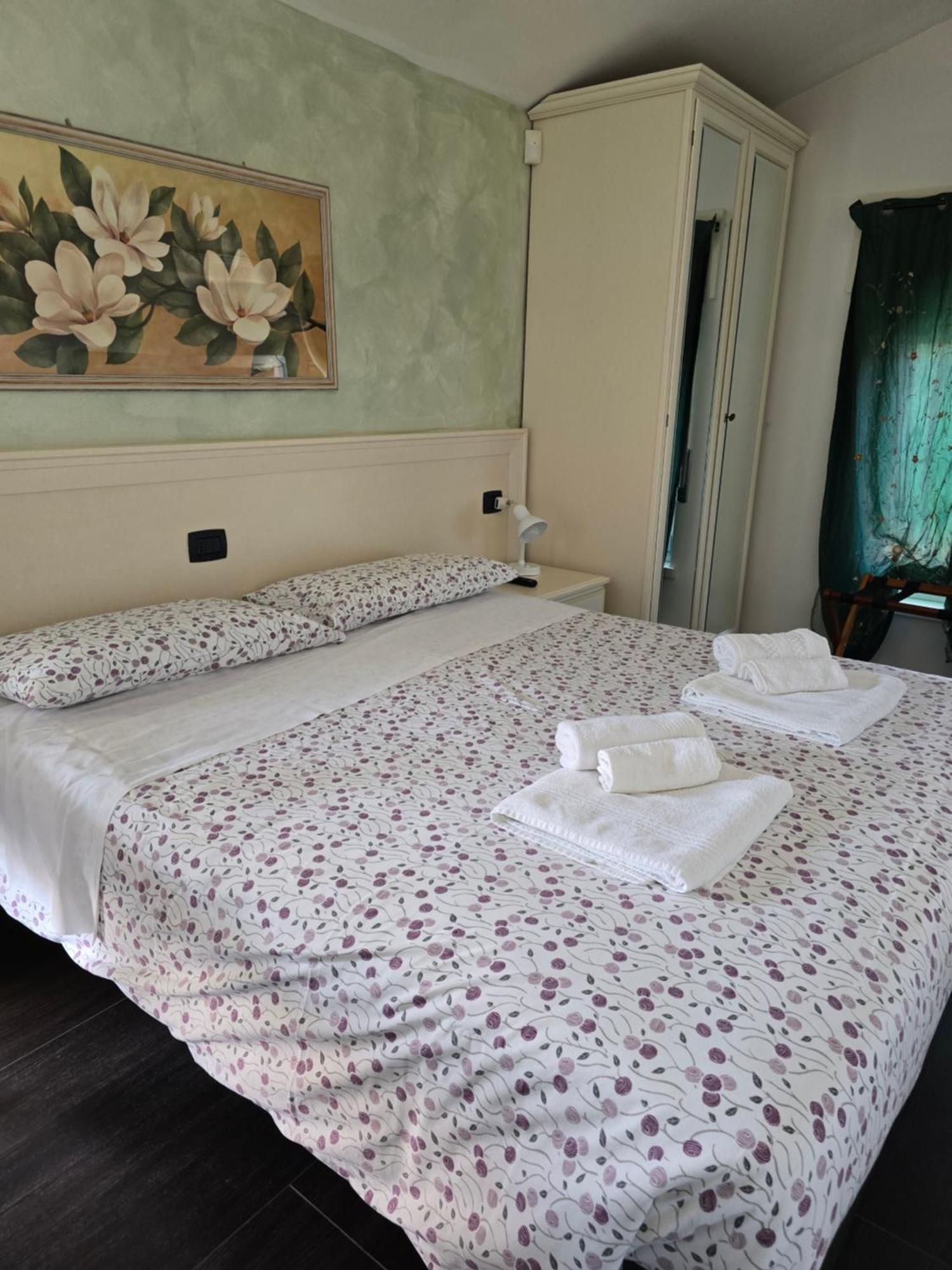 Villa Indipendente A Pochi Passi Dal Lago San Felice del Benaco Luaran gambar