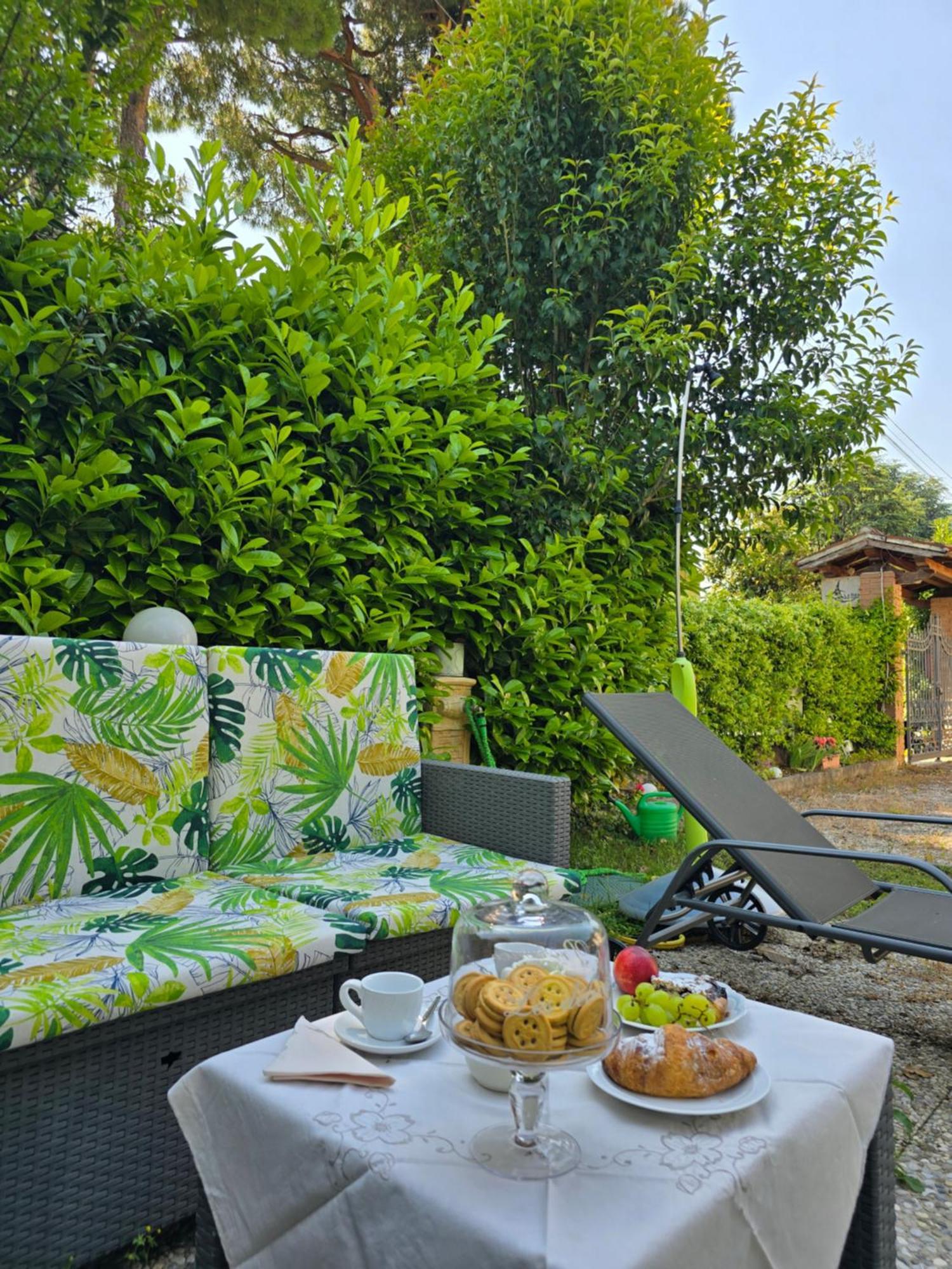 Villa Indipendente A Pochi Passi Dal Lago San Felice del Benaco Luaran gambar