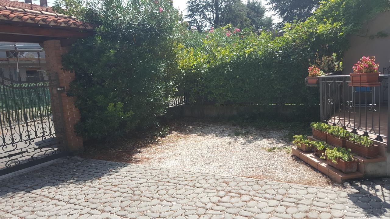 Villa Indipendente A Pochi Passi Dal Lago San Felice del Benaco Luaran gambar