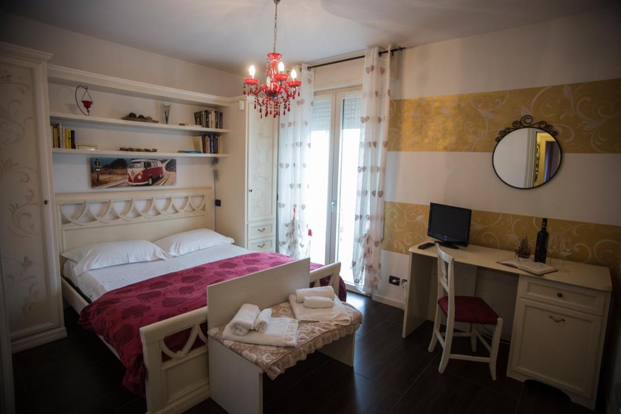Villa Indipendente A Pochi Passi Dal Lago San Felice del Benaco Luaran gambar